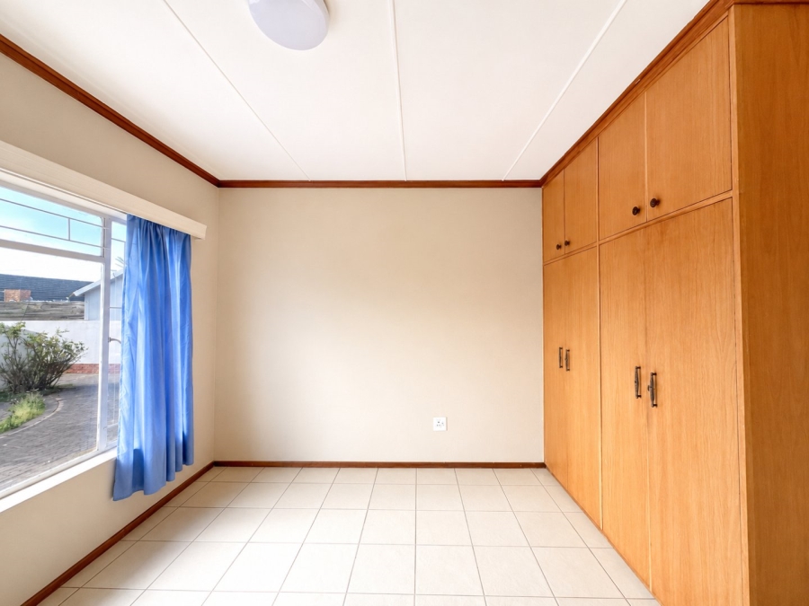 4 Bedroom Property for Sale in Pellissier Free State